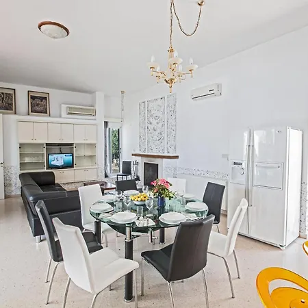 Moderne Ferienvilla In