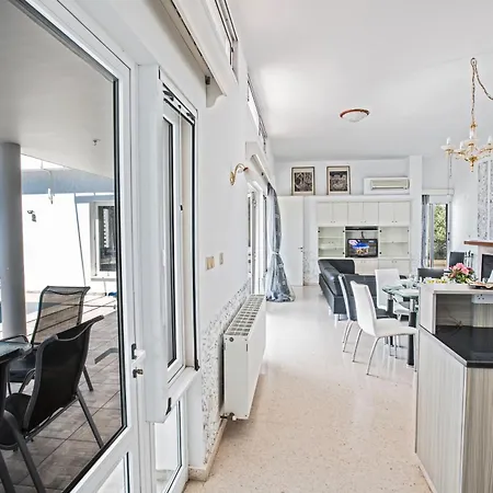 Moderne Ferienvilla In Ayia Napa